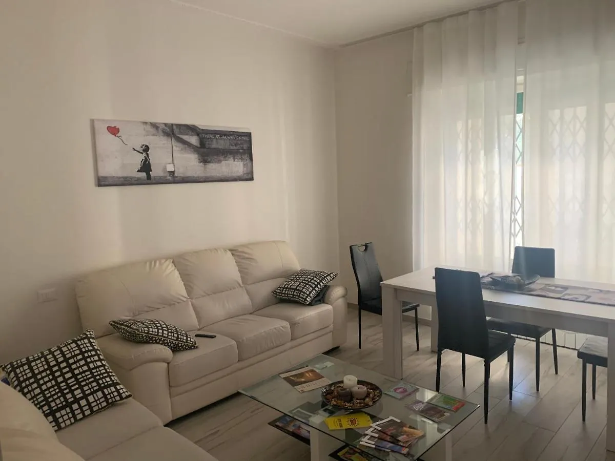 Pisa Train Station Guest House Italy